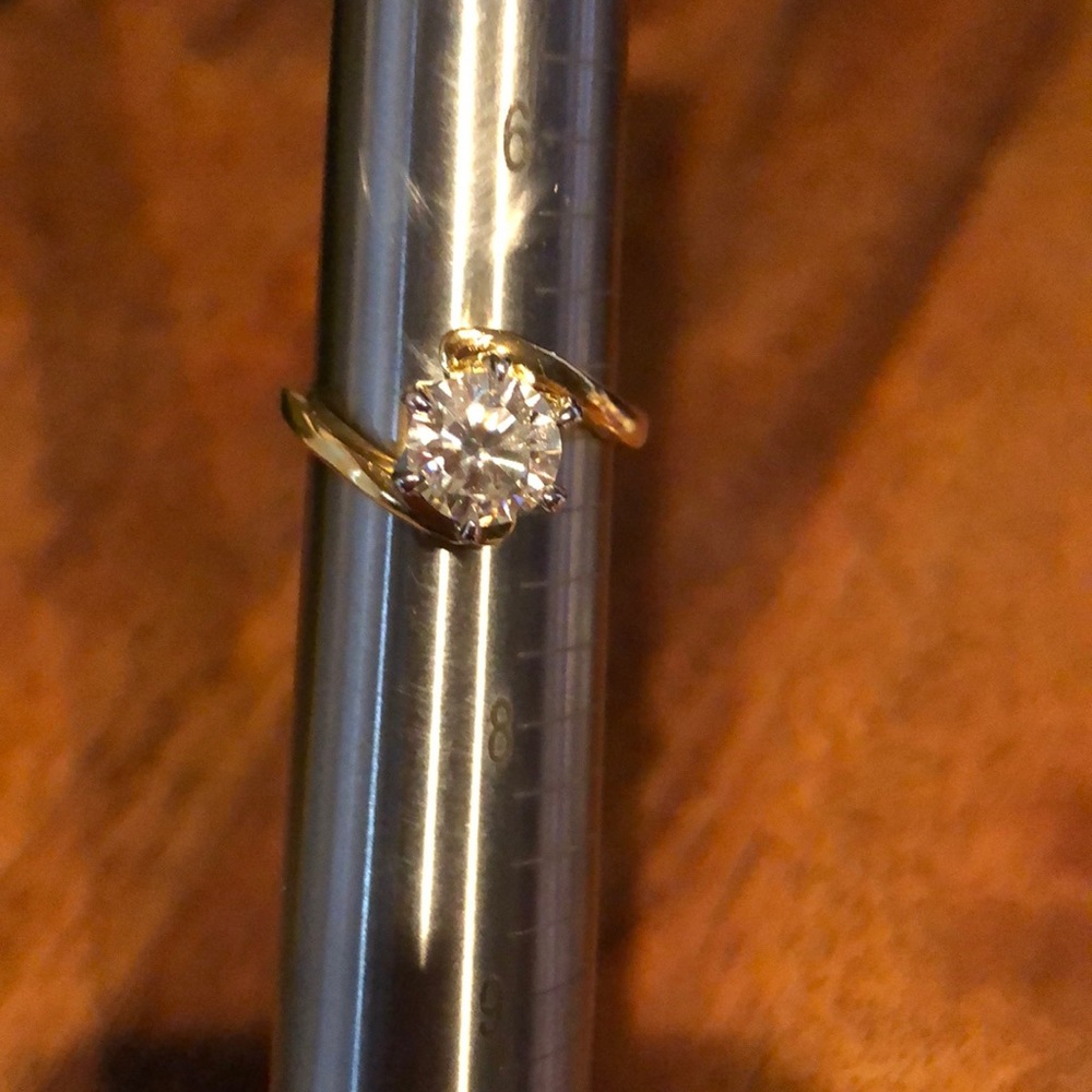1.5ct D VVS1 Moissanite Ring - 14k gold plated over solid sterling silver - Picture 5 of 8